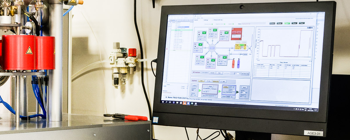 Poznan Radiocarbon Laboratory worksation